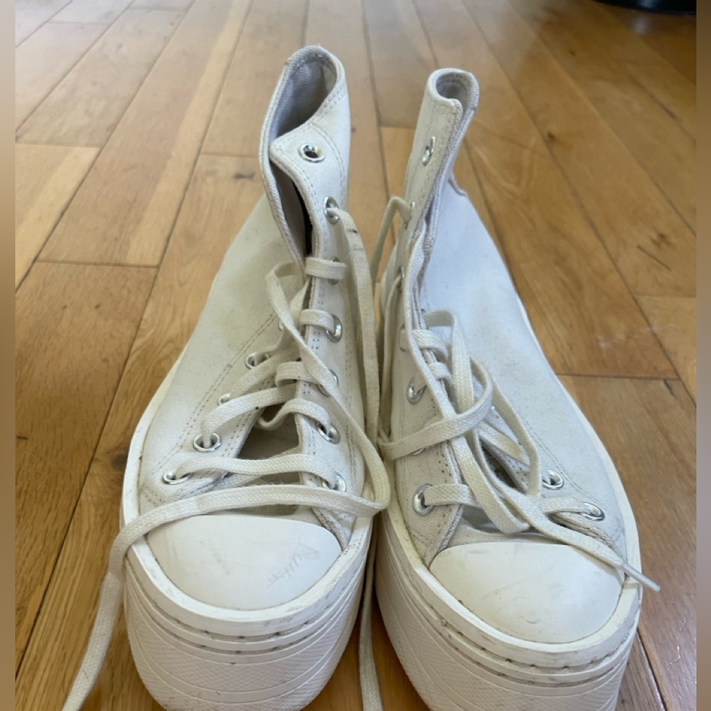 Converse Women's Cream High-Top Sneakers